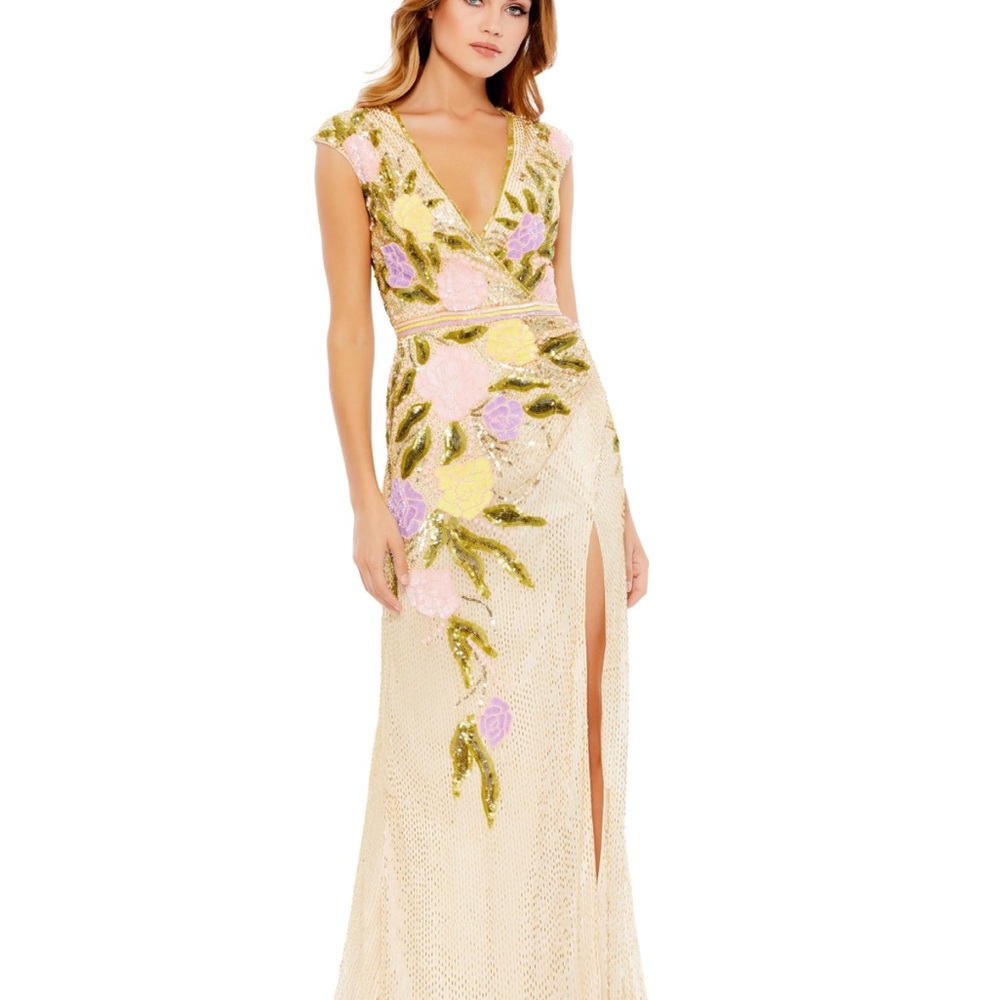 Mac Duggal Cream Gown Sleeveless V-Neck Wedding